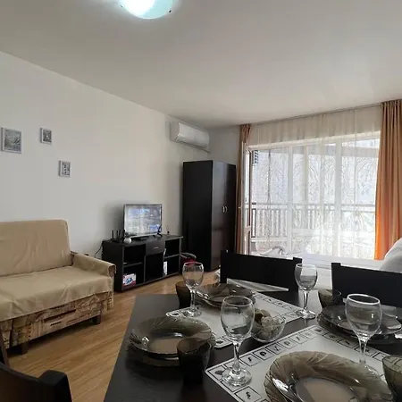 Bratanov Royal Palm Apartment *